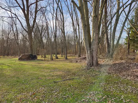 Exterior - 357 Sabo Dr, Mansfield, OH 44905 photo 6 of 7