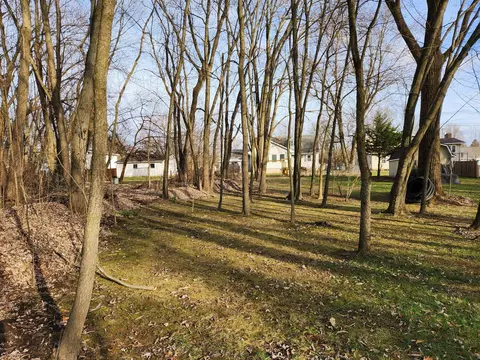 Exterior - 357 Sabo Dr, Mansfield, OH 44905 photo 5 of 7