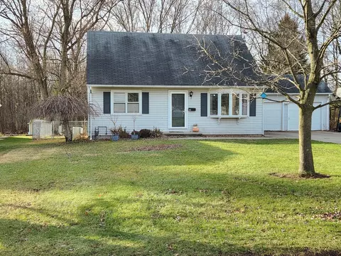 Exterior - 357 Sabo Dr, Mansfield, OH 44905 photo 2 of 7