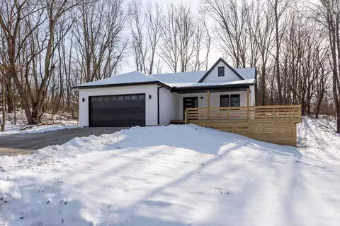 48 Mcintosh Ct, Howard, OH 43028