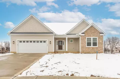 2347 Jaxton Ct, Lewis Center, OH 43035