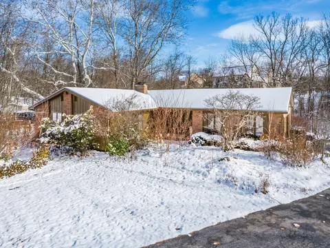 9183 Indian Mound Ct, Pickerington, OH 43147