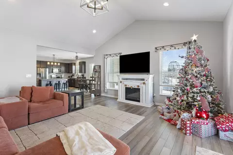 Living - 517 Pagoda Loop, Delaware, OH 43015 photo 1 of 2