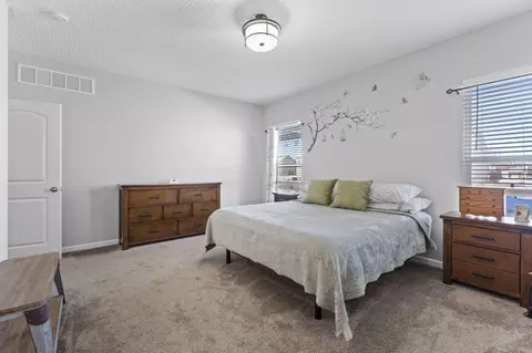 Bedroom - 517 Pagoda Loop, Delaware, OH 43015 photo 1 of 7