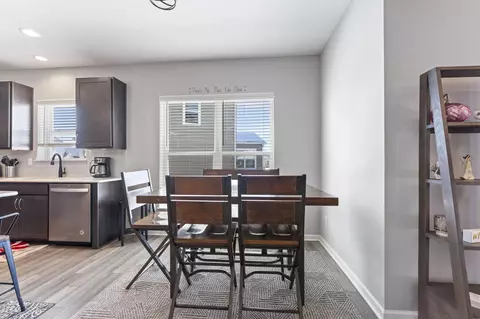 Dining - 517 Pagoda Loop, Delaware, OH 43015 photo 2 of 2