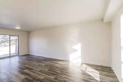 Living - 650 Boulder Dr, Delaware, OH 43015 photo 2 of 4