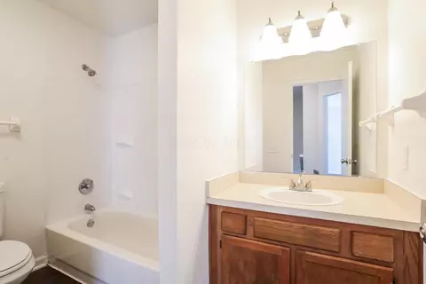 Bath - 650 Boulder Dr, Delaware, OH 43015 photo 2 of 2