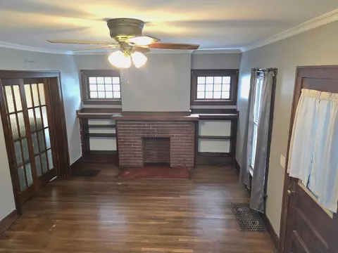 Living - 210 Hane Ave, Marion, OH 43302 photo 2 of 3