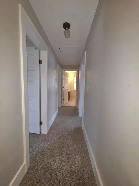 Entry Way - 210 Hane Ave, Marion, OH 43302 photo 4 of 4