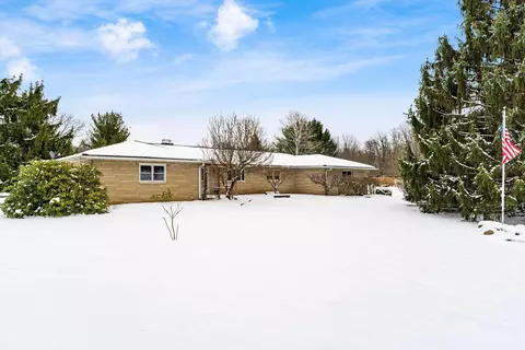 99 Sharon Rd SW, Pataskala, OH 43062