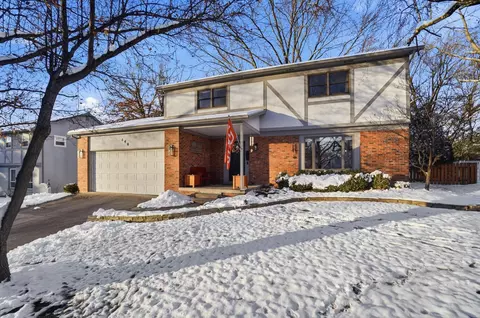 140 Greenglade Ave, Worthington, OH 43085