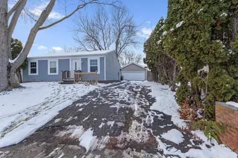 1607 Red Leaf Ln, Columbus, OH 43223