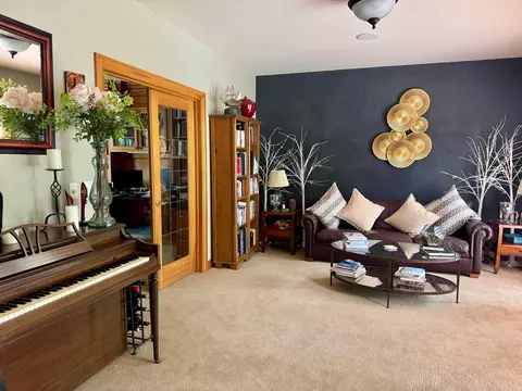 Living - 86 Cressingham Ln, Powell, OH 43065 photo 5 of 6