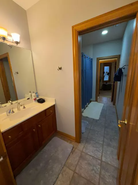 Bath - 86 Cressingham Ln, Powell, OH 43065 photo 2 of 4