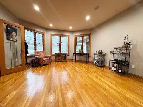 Living - 86 Cressingham Ln, Powell, OH 43065 photo 3 of 6