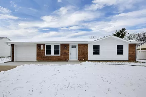Exterior - 1800 Sioux Dr, Circleville, OH 43113 photo 2 of 7