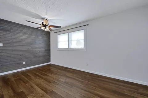 Living - 1800 Sioux Dr, Circleville, OH 43113 photo 3 of 4