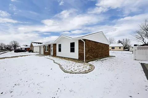 Exterior - 1800 Sioux Dr, Circleville, OH 43113 photo 3 of 7
