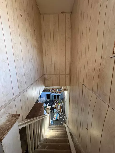 Entry Way - 1617 Clifton Ave, Springfield, OH 45505 photo 5 of 6