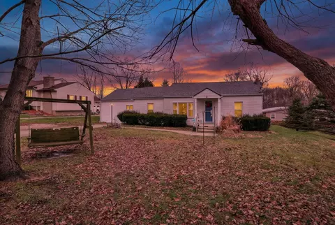 738 N Buena Vista St, Newark, OH 43055