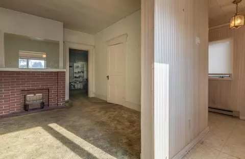 Entry Way - 619 E Main St, Lancaster, OH 43130 photo 1 of 2