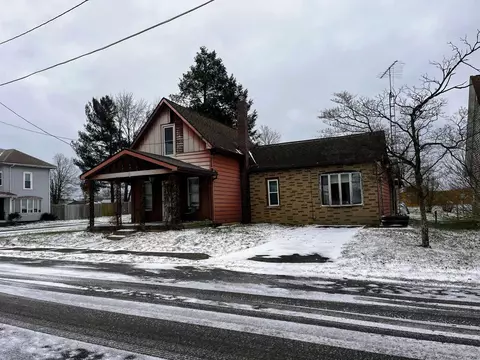 102 Cedar St S, Danville, OH 43014