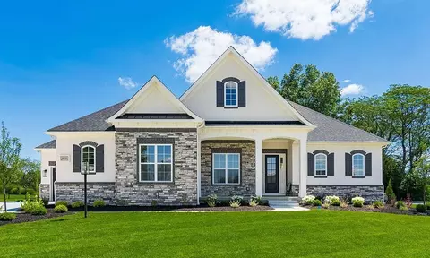 8025 Genova Dr, Galena, OH 43021