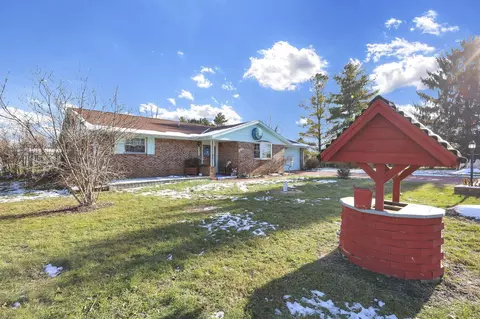 5530 S Pitchin Rd, Springfield, OH 45502 photo 4