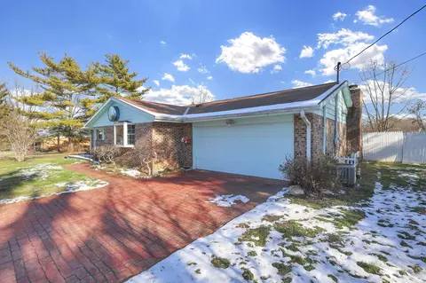 5530 S Pitchin Rd, Springfield, OH 45502 photo 3
