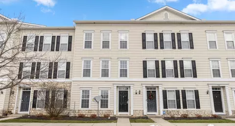 7136 Billy Goat Dr #45, New Albany, OH 43054