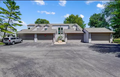 2721 Woodland Trail Dr, Columbus, OH 43231