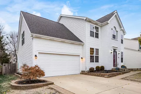 8133 Worthington Crsg Dr, Westerville, OH 43081