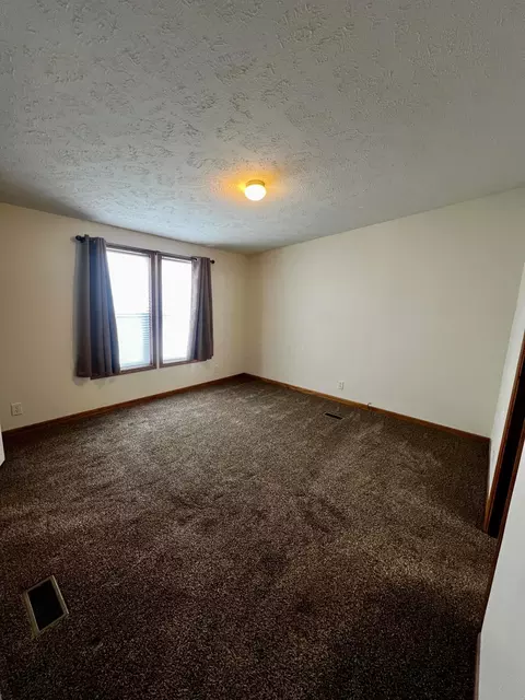 Bedroom - 25 Winter Pine Dr, Delaware, OH 43015 photo 1 of 6