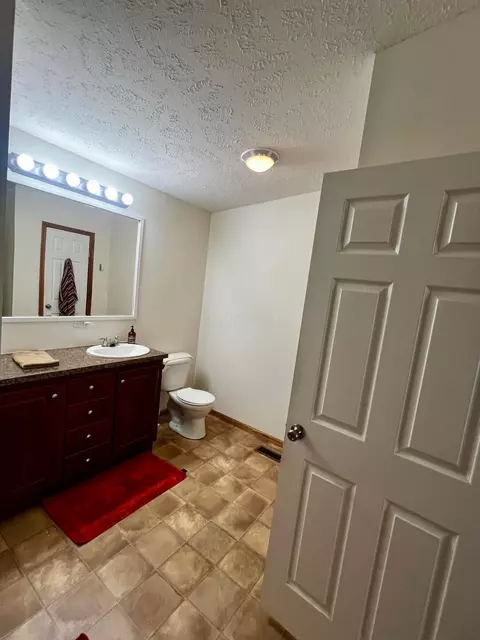 Bath - 25 Winter Pine Dr, Delaware, OH 43015 photo 2 of 6