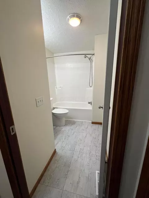 Bath - 25 Winter Pine Dr, Delaware, OH 43015 photo 5 of 6