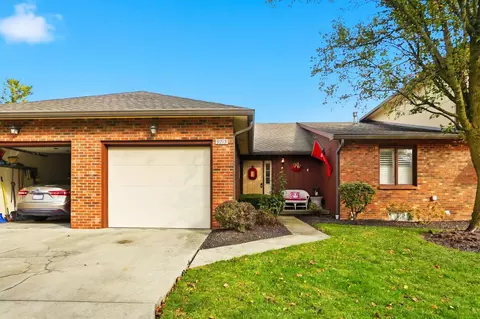 3213 Parkview Cir, Grove City, OH 43123
