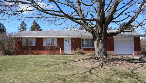 1740 Emerson Dr, Mansfield, OH 44904