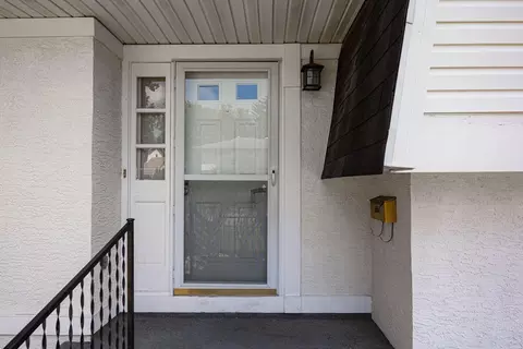 Entry Way - 5486 Pine Bluff Rd, Columbus, OH 43229 photo 1 of 3