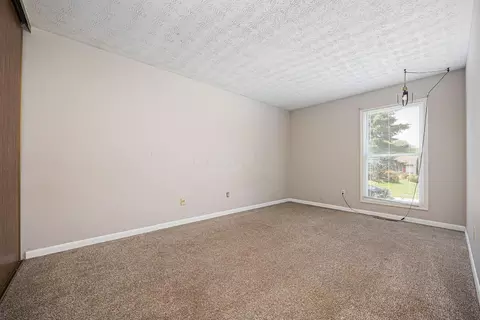 Bedroom - 5486 Pine Bluff Rd, Columbus, OH 43229 photo 3 of 6