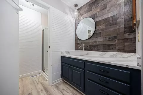 Bath - 5486 Pine Bluff Rd, Columbus, OH 43229 photo 2 of 4