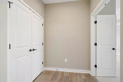 Entry Way - 4535 Corsican Loop E, Hilliard, OH 43026 photo 5 of 8