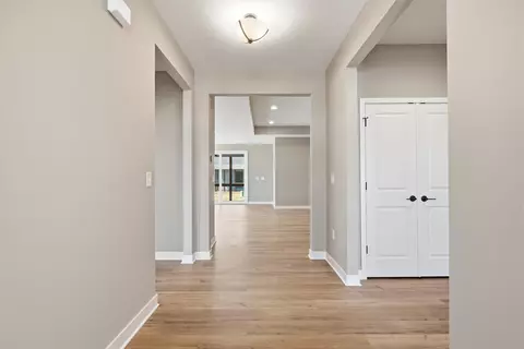 Entry Way - 4535 Corsican Loop E, Hilliard, OH 43026 photo 2 of 8
