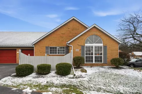 5390 Pond View Dr, Westerville, OH 43081