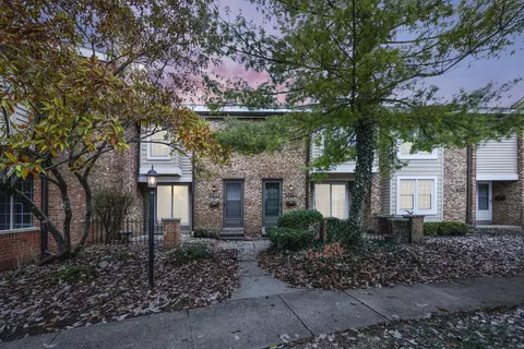 5108 Ranstead Ct, Columbus, OH 43220