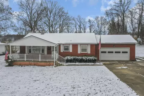 3020 Meadowbrook Dr NE, Lancaster, OH 43130