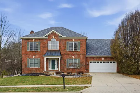 477 Stratshire Ln, Columbus, OH 43230