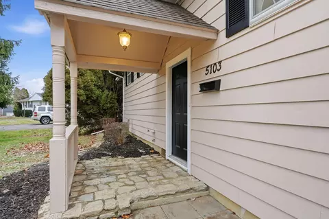 5103 Fairlane Rd, Columbus, OH 43207