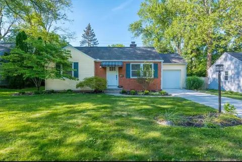 353 Kenbrook Dr, Worthington, OH 43085