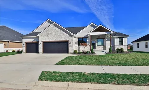 950 Rosenthal Dr, Troy, OH 45373