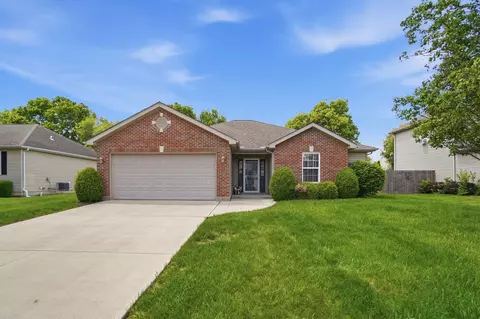 1728 Hunters Ridge Dr, Troy, OH 45373